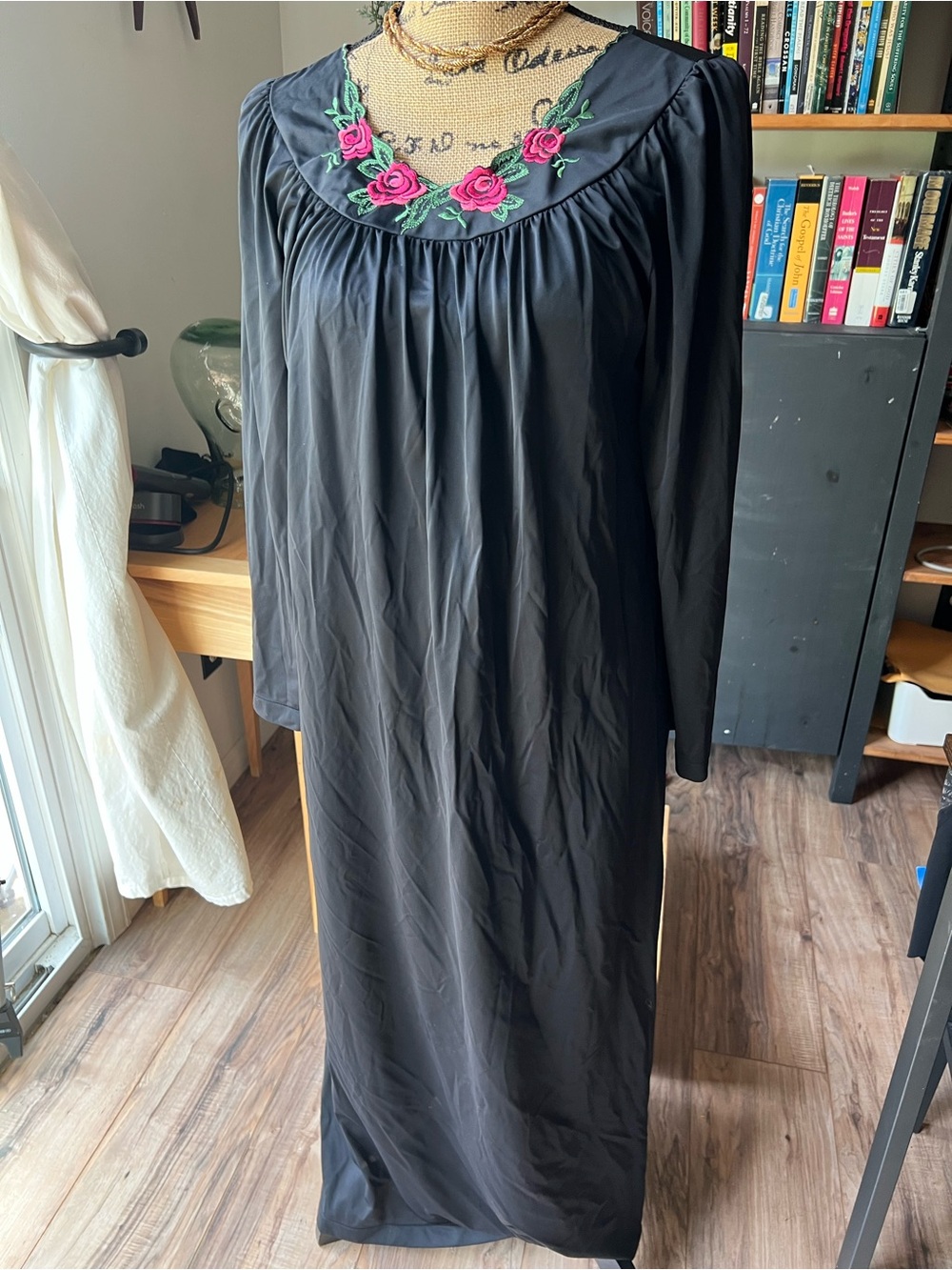 Women’s Black Long Nightgown with Pink Rose Embroidery/SHADOWLINE